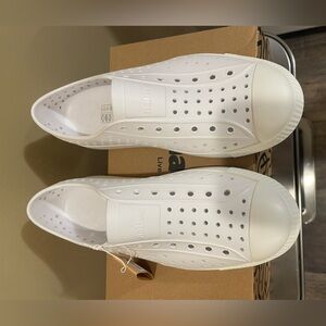 Native Shoes Jefferson Slip-On Shoes White Size J6